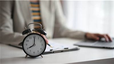 كيف تحدد ساعات العمل و التواصل و النشاطات الأخرى 