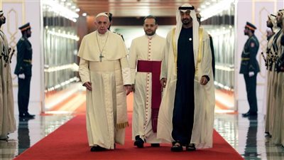ولي عهد أبوظبي يشارك في جنازة البابا فرنسيس بالفاتيكان