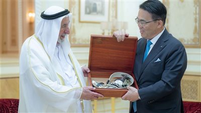 حاكم الشارقة يستقبل محافظ آيتشي اليابانية