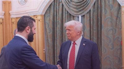 ترامب في الرياض لقاء غير رسمي مع أحمد الشرع