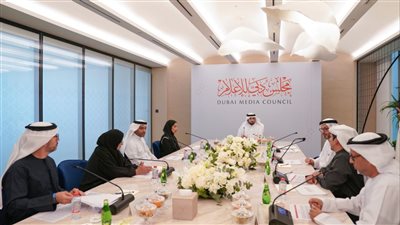 أحمد بن محمد يرأس الاجتماع الأول لمجلس دبي للإعلام