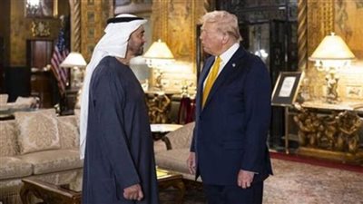 طائرات F-16 ترافق طائرة ترامب لدى دخولها أجواء الإمارات في استقبال رسمي لافت
