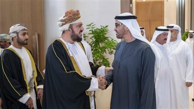 تعازي رئيس دولة الإمارات تنقل إلى سلطان عمان في  ۏفاة والدة السيدة الجليلة عهد بنت عبد الله البوسعيدية حرم السلطان.