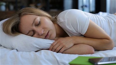 النوم أقل من 6 ساعات  کاړثة صحية تدمر جسمك 