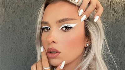 رسمات الأيلاينر الأبيض تتصدر صيحات المكياج