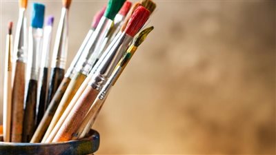 جلسة رسم حر أسبوعية وسيلة فعالة لتقليل القلق الاجتماعي لدى الشباب