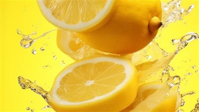 خلطة بيكربونات وليمون تلمع أحواض الستانلس بخمس دقائق