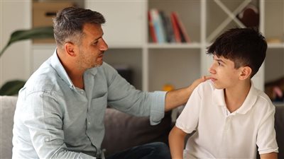 تحدي الصمت: عادة يومية تعيد التواصل بين الأهل والأبناء