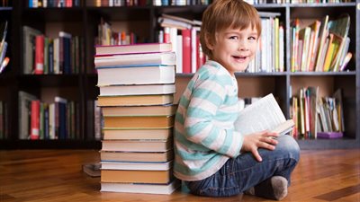 قراءة كتاب شهرياً توحّد اهتمامات أفراد الأسرة