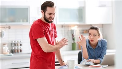  تأثير الضغوط المالية على العلاقات الأسرية