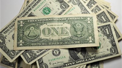 خبراء يتوقعون أن يتراوح سعر الدولار مقابل الجنيه بين 50.5–56 جنيه بحلول نهاية 2025 مع اتجاه نحو تحرير تدريجي للعملة