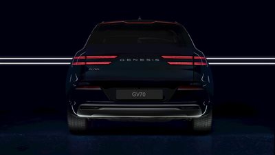 Genesis Electrified GV70 الكهربائي يُحدث ضجة بتصميم فاخر وشاشة 27 شاملة