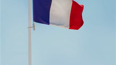 فرنسا تنهي وجودها العسكري الدائم في السنغال بعد أكثر من قرنين من التواجد