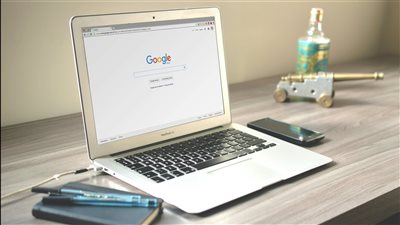 في خطوة مفاجئة: آبل تعلن عن شراكة استراتيجية مع جوجل لدمج تقنيات الذكاء الاصطناعي Gemini في نظام iOS 19