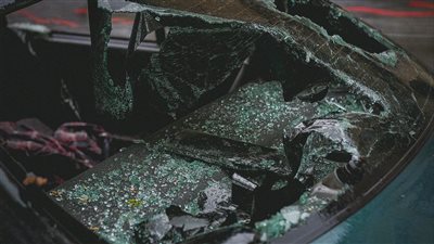 احتجاجات واسعة بسبب حاډث ټحطم سيارة أمام مركز شرطة في مونتريال تثير قلق الأمن المدني 