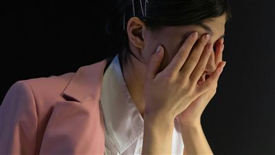 تقنيات الإدارة الذاتية للمشاعر تغزو ورش التطوير الشخصي وتُحدث تحولًا في الوعي الفردي