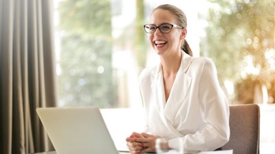 تقرير من وكالة عالمية يؤكد أن مستقبل العمل سيُبنى على التفكير الإبداعي والمرونة بديلاً عن الهياكل المؤسسية التقليدية 