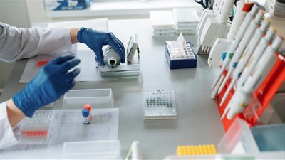 تقدم طبي مذهل في علاج الأمراض المناعية باستخدام خلايا الجسم الذاتية