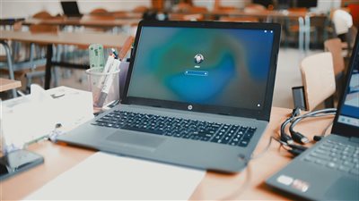 أدوات التعلم التفاعلي الرقمية وتأثيرها في بناء عقلية الباحث المستقل