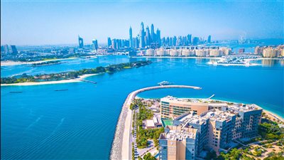 موانئ دبي العالمية تسجل ارتفاعًا بأرباحها النصف سنوية بنسبة تتجاوز المتوقع
