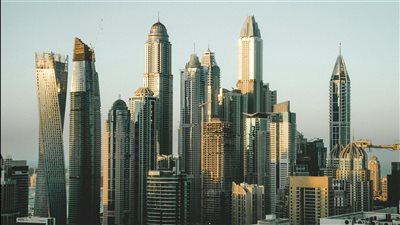 85 % من مستثمري التجزئة في الإمارات يفضّلون السوق المحلية وسط تقلبات عالمية