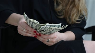 توقع بمزيد من التوطيد لسعر الجنيه المصري قريبًا بعد المؤشرات الأخيرة على تباطؤ التضخم وتحسن احتياطات النقد الأجنبي 