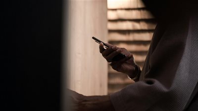 أداة AI لليوميات تحفّز تحسين المزاج وتقلل الاكتئاب من خلال اقتراحات مستندة إلى الذكريات الشخصية