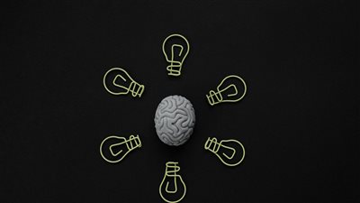 سؤالٌ بسيط وذكاء اصطناعي ينتج أفكارًا مبتكرة: كيف يمكن لهذه الطريقة أن تعيد تعريف إبداعك العقلي؟