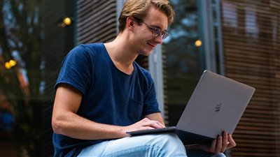 أداة تدوين ذكي تساعد على بناء مستقبل إيجابي باستخدام الذاكرة والتذكير