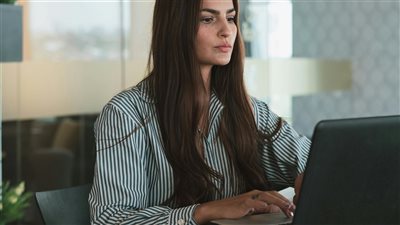 ريادة الأعمال الموزعة: نماذج أعمال جديدة تتيح فرقًا متفرقة جغرافيًا تعمل ككيان واحد بكفاءة عالية