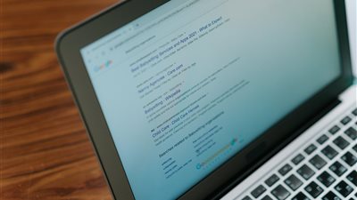 شركة Penrose ترفع دعوى ضد غوغل متهمة استخدامها ملخّصات ذكاء اصطناعي لصحف بدون إذن 