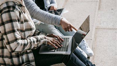 ريادة الأعمال في 2025: كيف تساهم الجامعات في تجهيز الطلاب لمستقبل العمل المتغير؟