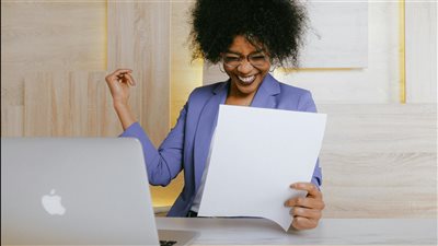 نظام تعليمي مدعوم بالذكاء الاصطناعي يقدّم دعماً مخصصًا لروّاد الأعمال لبلورة خططهم ومشاريعهم الناشئة