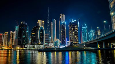 أبوظبي توسّع استراتيجيتها لتحسين جودة الحياة بإضافة 42 مليار درهم لمشروعات حضرية مستدامة 