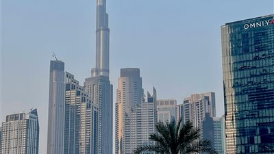 الإمارات تسجّل رقماً قياسياً في تسجيل الكيانات التجارية وتوسع في الالتزام بالضريبة