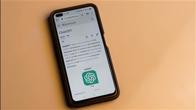 دراسة دولية تكشف أن مساعدات الذكاء الاصطناعي ترتكب أخطاء جوهرية في نقل الأخبار ما ېهدد ثقة الجمهور