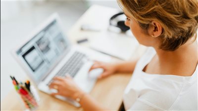 أدوات الذكاء الاصطناعي تعزز من فعالية تعلم المهارات الشخصية وتطوير الذات في عام 2025