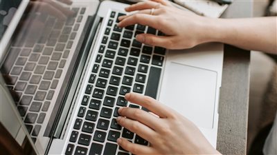 تزايد الطلب على مهارات التكيف المعرفي في سوق العمل كعامل فارق في عصر الأتمتة