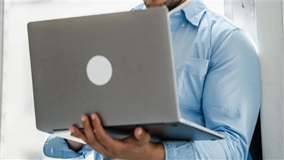 شركات ناشئة تطلق أطرًا تدريبية تدمج التعليم العميق والتجربة المهنية في رحلة المهارات