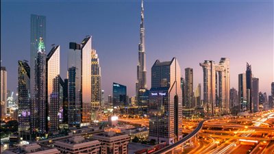 الإمارات تطلق برنامجاً للاستثمار العقاري الأجنبي في المناطق الحرة لجذب رؤوس الأموال وتوسيع التنويع الاقتصادي