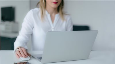 تنمية مهارات الموظفين تتحوّل إلى منظومات سائلة مدفوعة بالذكاء الاصطناعي والحاجة إلى التكيف السريع