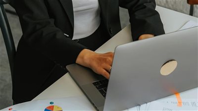 أنثروبي تطلق نموذج Claude إلى 350 ألف موظف في كونسينت ضمن أكبر صفقة لذكائها الاصطناعي