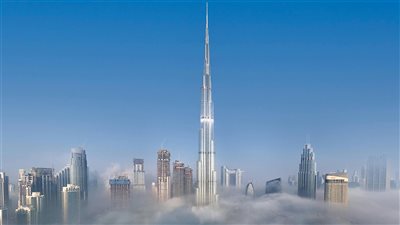 الحكومة الإماراتية تعكف على مشروع ضخم للبنية التحتية: استثمار بقيمة 170 مليار درهم لتشييد طريق رابع بطول 120 كم لدعم النمو الاقتصادي والتنمية العمرانية