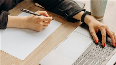 تقرير المنتدى الاقتصادي العالمي يؤكد أن قدرة التفكير التحليلي والمرونة الذهنية ستكون من أبرز المهارات المطلوبة في سوق العمل بحلول 2030 