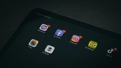 محتوى TikTok يشهد انتشاراً سريعاً لـWabi Sabi : اتجاه يروج لأصالة الحياة اليومية واللقطات غير المتكلّفة على إنستغرام وتيك توك