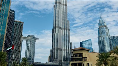الإمارات تعلن عن خطة توسّع جديدة في البنية التحتية للطاقة المتجددة لتعزيز تنافسيتها في سوق الهيدروجين الأخضر