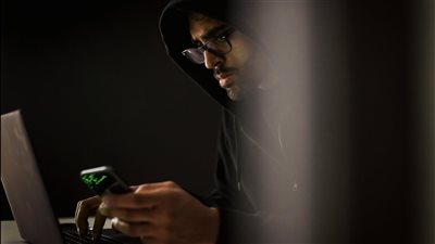 خبراء أمنيون يحذرون من إمكانية قيام نماذج الذكاء الاصطناعي بتنفيذ هجمات إلكترونية معقدة بشكل مستقل