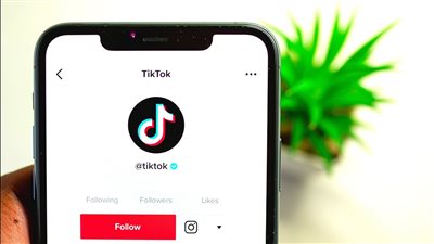 خبراء التريندات على TikTok يشيرون إلى أدوات تحليل جديدة تُنبّئ باتجاهات الفيديوهات والأصوات الأكثر انتشارًا