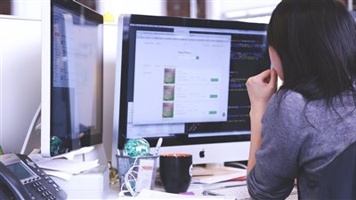الذكاء الاصطناعي يودّع 2025 بسيطرة استثمارية تتجاوز 1.5 تريليون دولار وسط توقعات بنمو مضاعف في 2026
