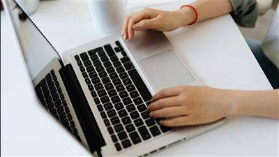شركة تعليمية عالمية تعيد تسمية منصتها وتوسّع نطاقها لتشمل تدريبًا متنوعًا على النمو الشخصي